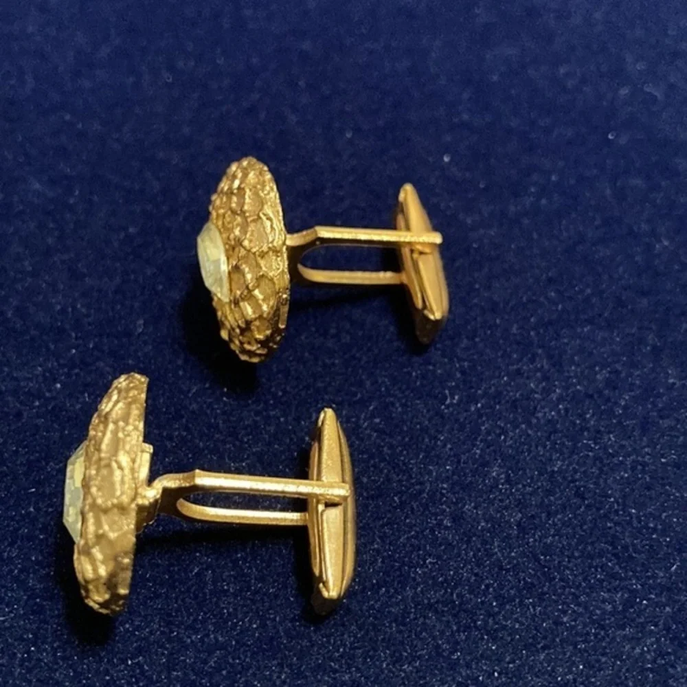 Men’s gold tone crusted round cufflinks with solitaire shaped white crystal